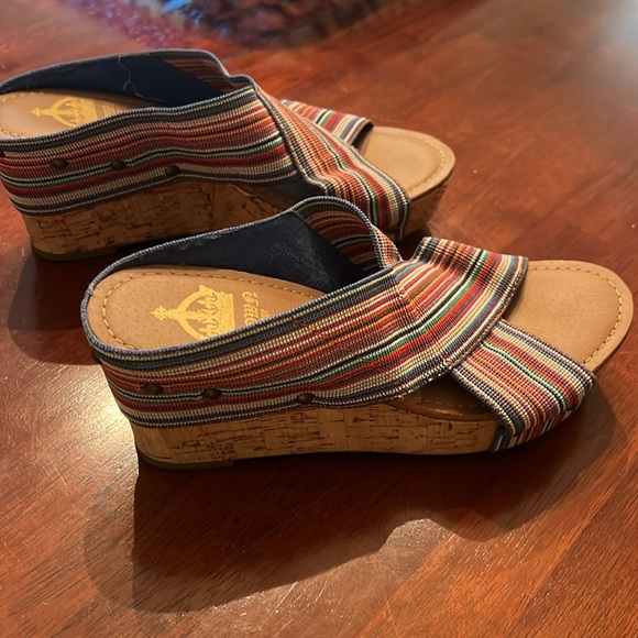 Shoe, fabric platform wedge cork, sz 8, Crown Vintage, DSW - Picture 3 of 6